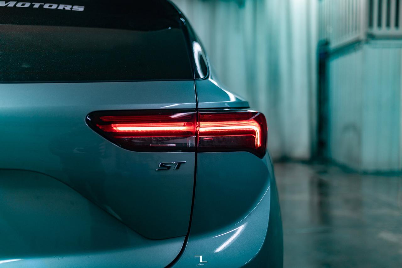 2023 Buick Envision AWD Preferred Roof BCam Red Deer AB