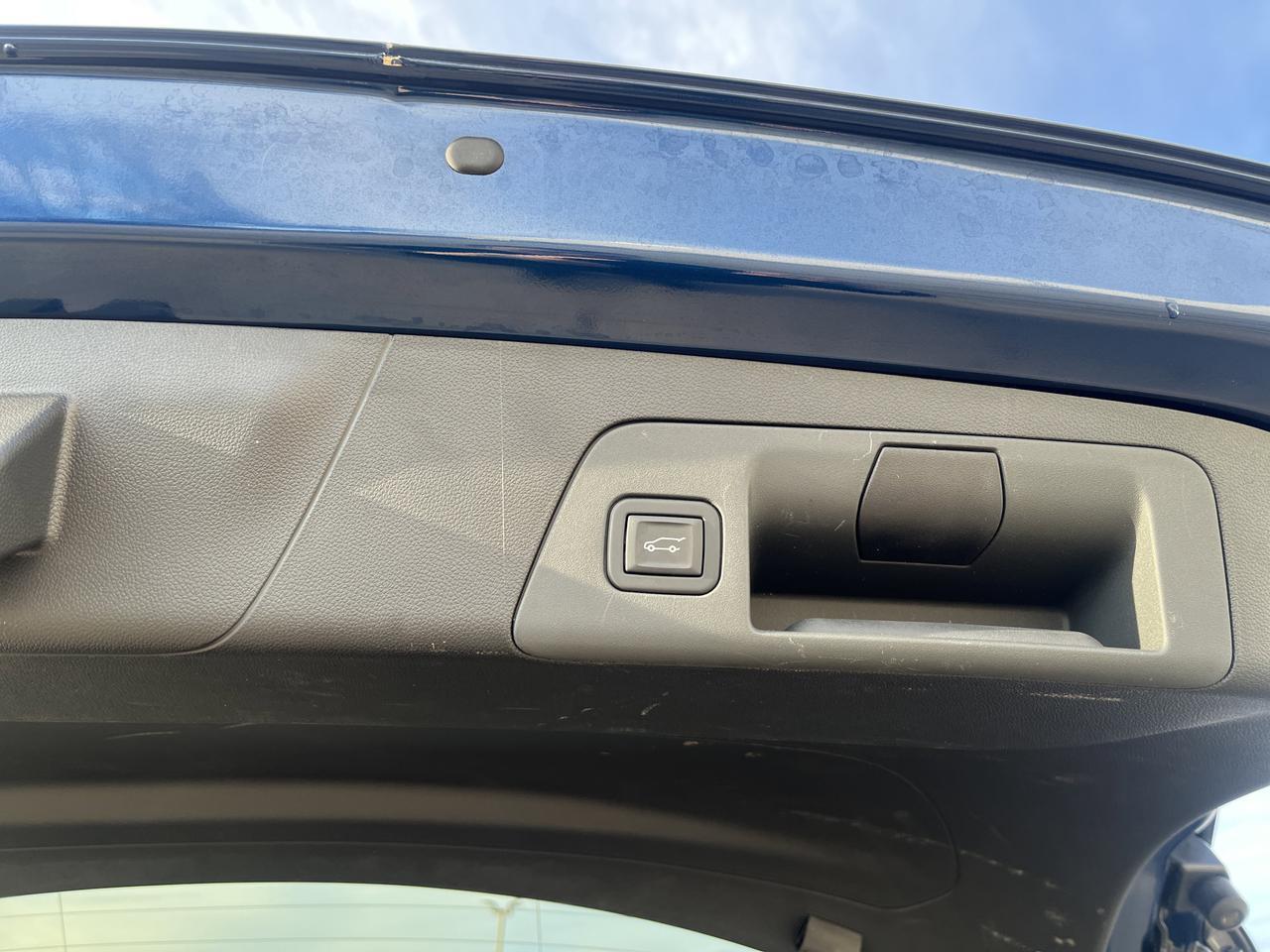 2023 Buick Envision Essence FWD 2.0T w/HeatedMemoryLeatherSeats HeatedSteeringWheel 8-WayPowerDrvrSeat RemoteStart Saukville WI