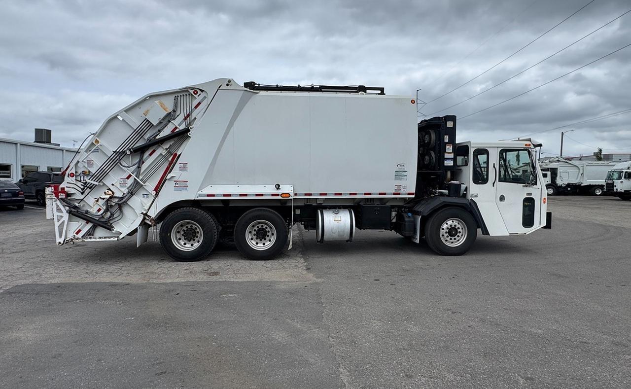 2023 CCC LET2 25 yard Pac-Tech Rear Loader Garbage Truck Tampa FL