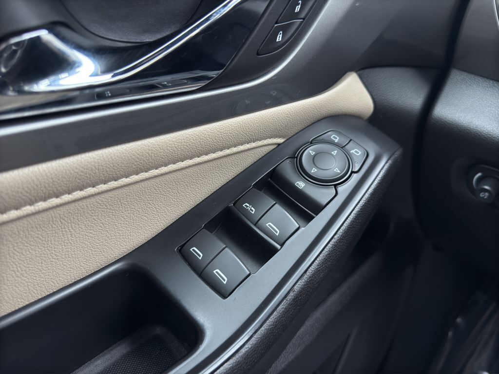 2023 CHEVROLET TRAVERSE LT KBB VALUE 28K WOW Columbus OH