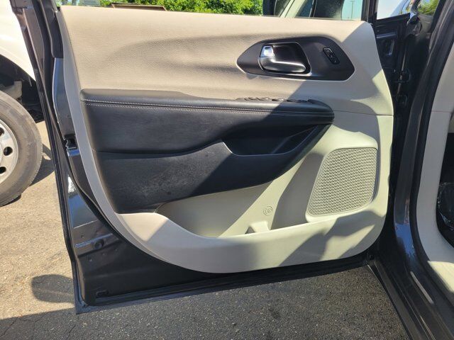 2023 CHRYSLER PACIFICA TOURING L Roseville CA