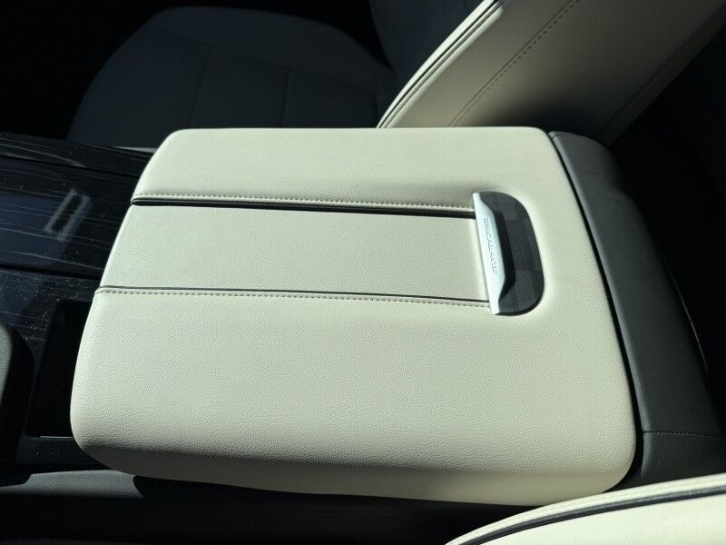2023 Cadillac Escalade 4WD Sport Collinsville OK