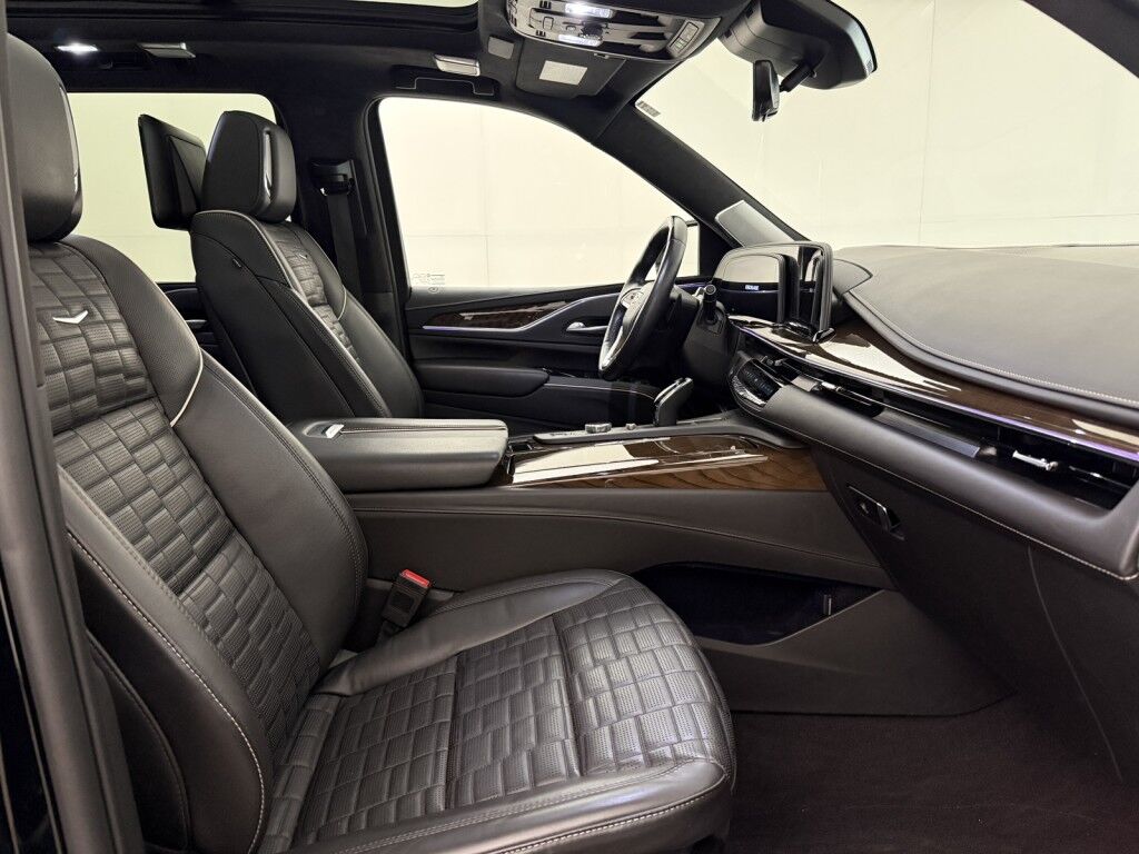 2023 Cadillac Escalade 4WD Sport Platinum w/Onyx/Night Vision/Super Cruise Maumee OH