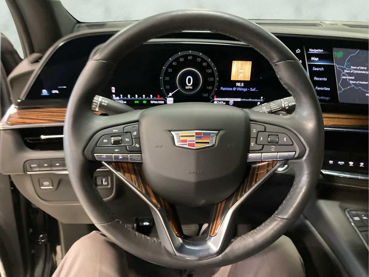 2023 Cadillac Escalade ESV 4WD Luxury Woburn MA