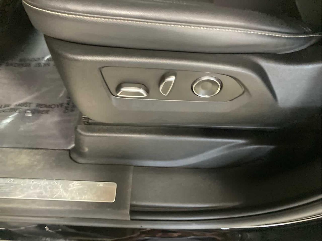 2023 Cadillac Escalade ESV 4WD Luxury Woburn MA