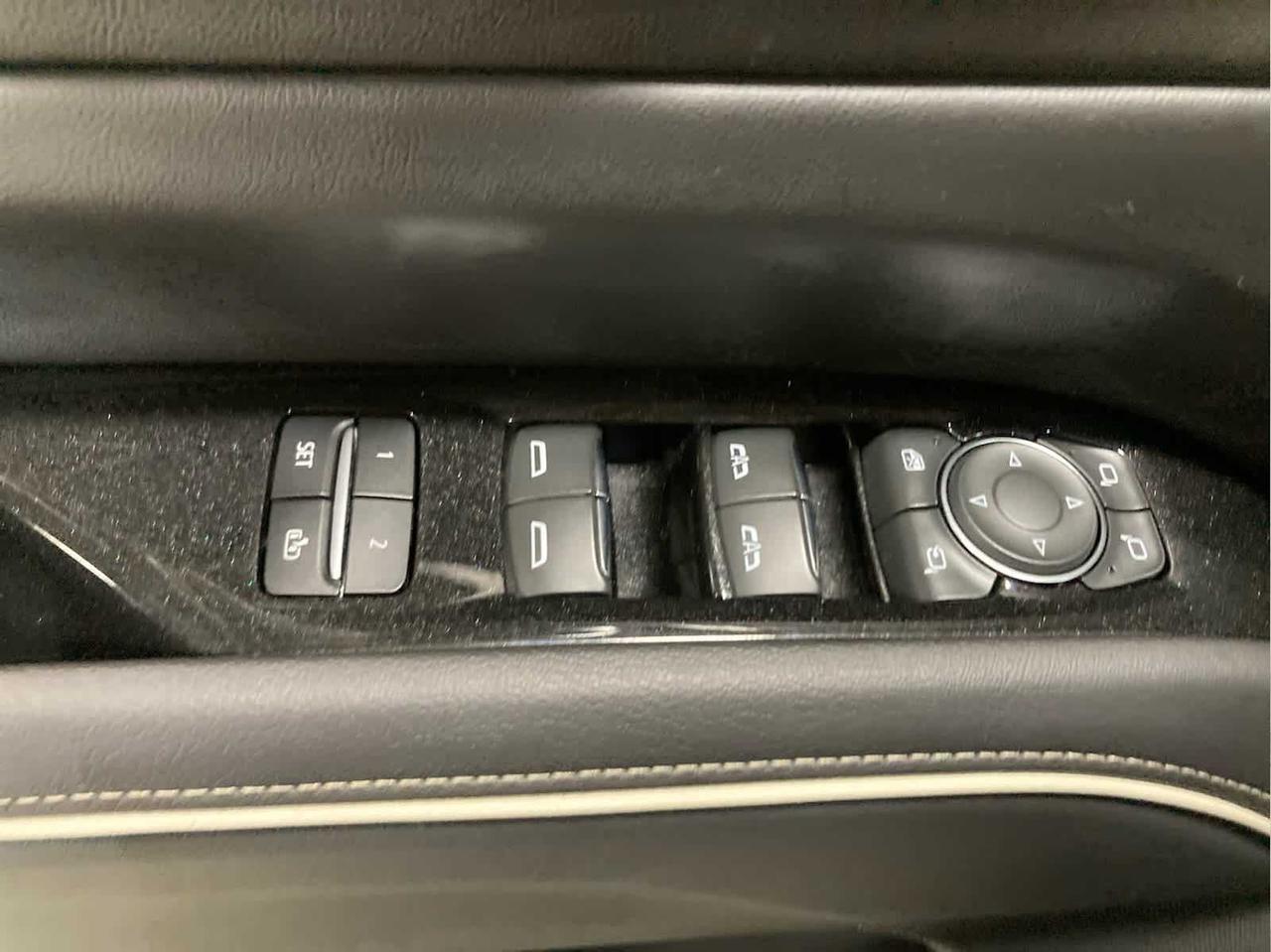 2023 Cadillac Escalade ESV 4WD Luxury Woburn MA