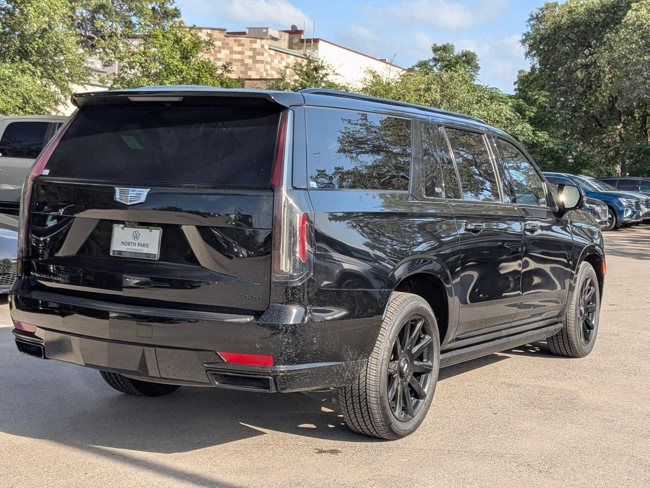 2023 Cadillac Escalade ESV 4WD Premium Luxury Platinum