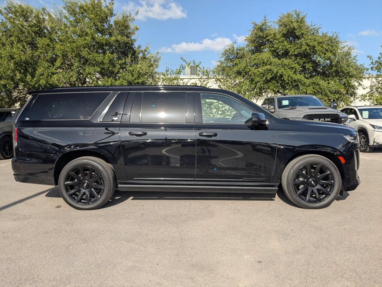 2023 Cadillac Escalade ESV 4WD Premium Luxury Platinum