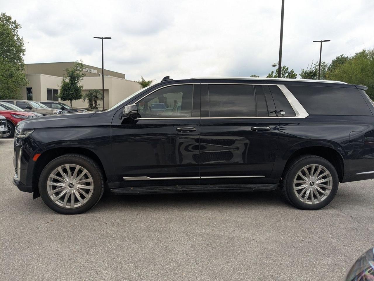 2023 Cadillac Escalade ESV 4WD Premium Luxury