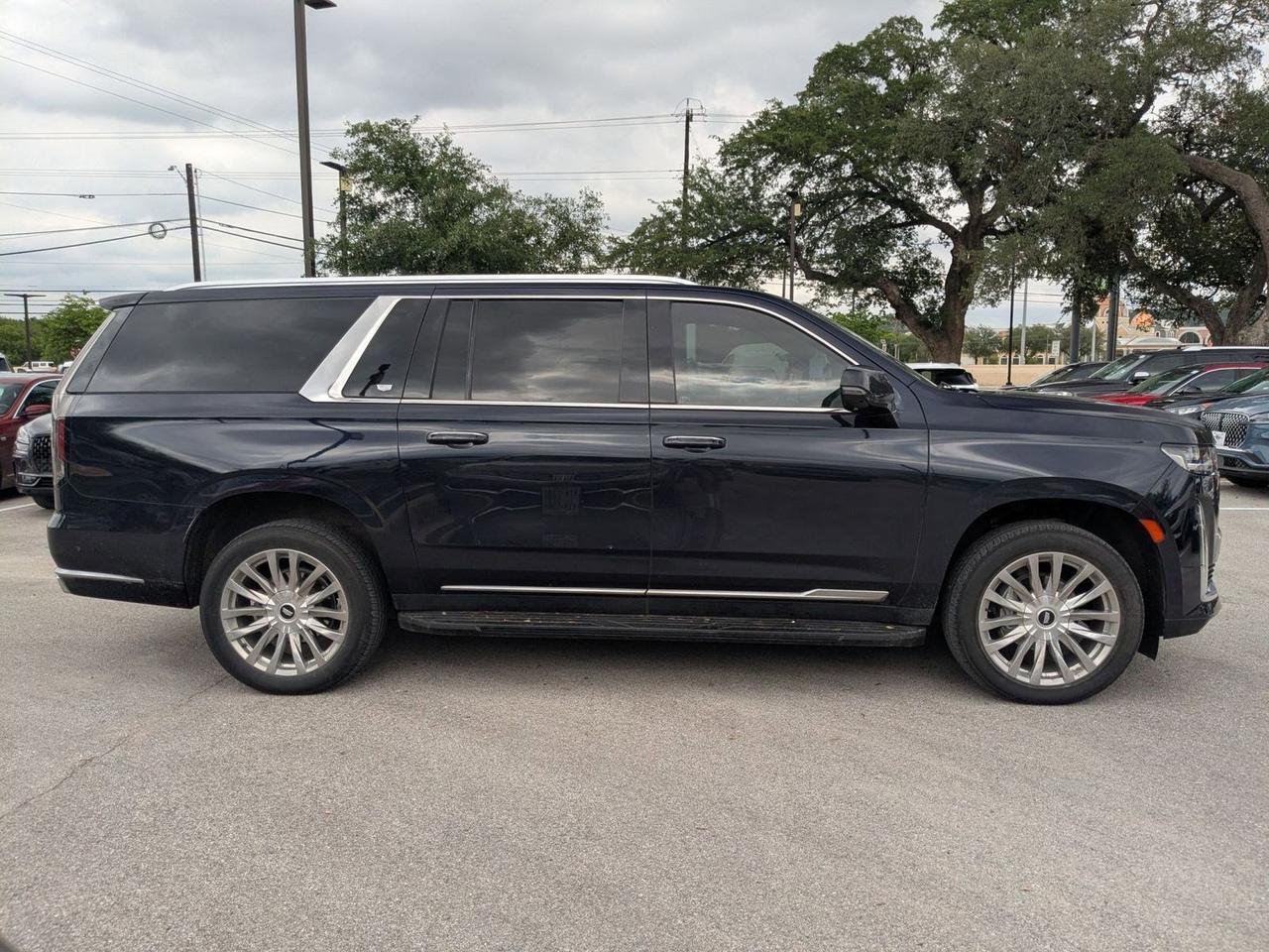 2023 Cadillac Escalade ESV 4WD Premium Luxury