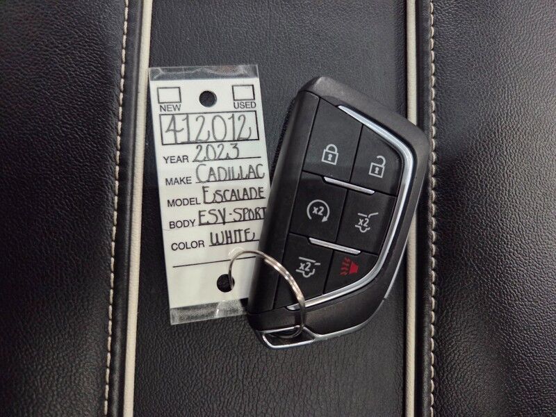 2023 Cadillac Escalade ESV 4WD Sport Platinum GPS Sunroof TV&apos;s New Tires FREE WARRANTY Call (682)587-6288 Arlington TX