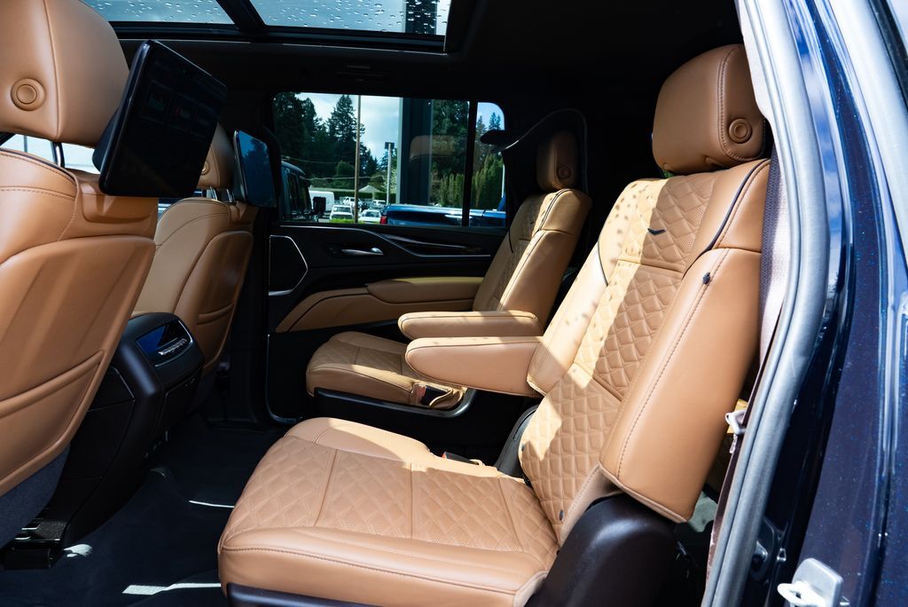 2023 Cadillac Escalade ESV Premium Milwaukie OR