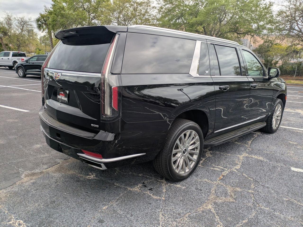 2023 Cadillac Escalade ESV Premium
