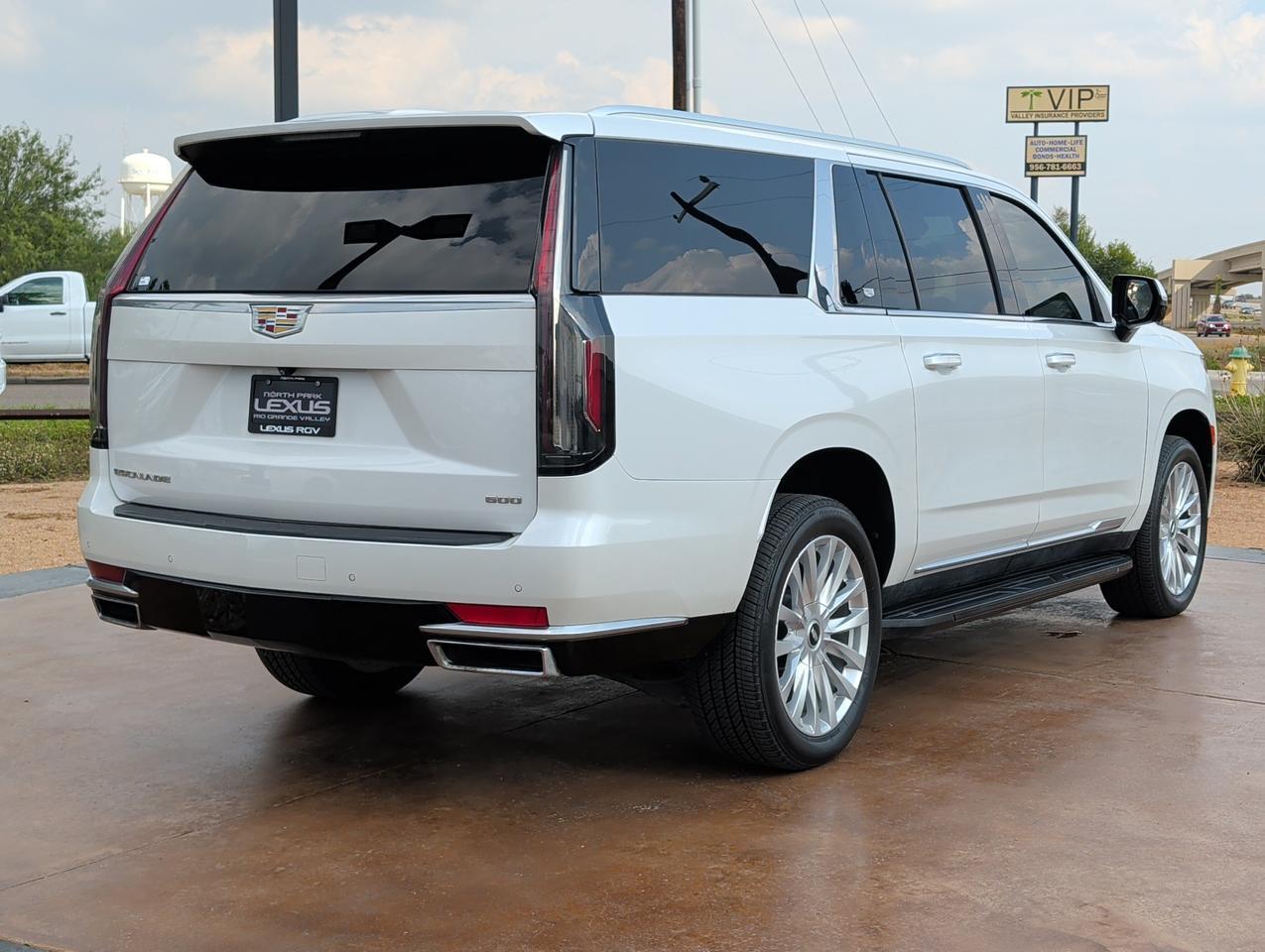 2023 Cadillac Escalade ESV RWD Luxury