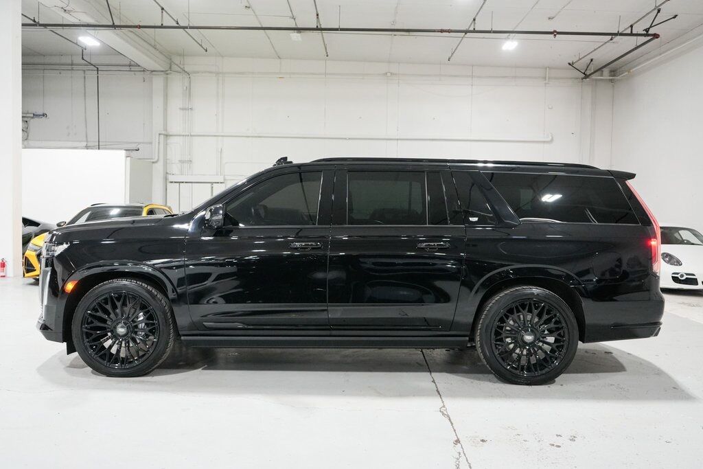 2023 Cadillac Escalade ESV Sport