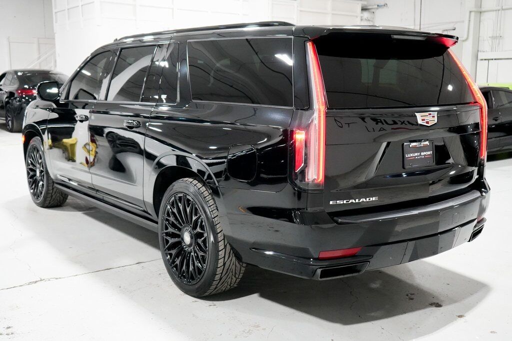 2023 Cadillac Escalade ESV Sport