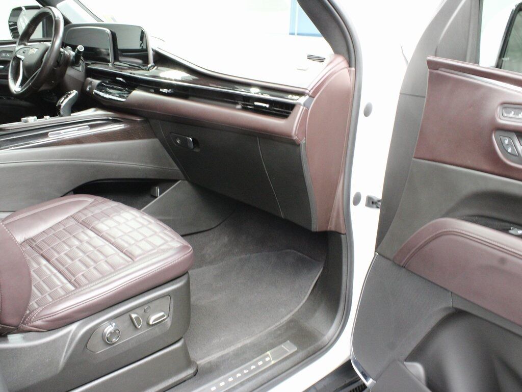 2023 Cadillac Escalade Platinum 4WD 7 Passenger Fond du Lac WI