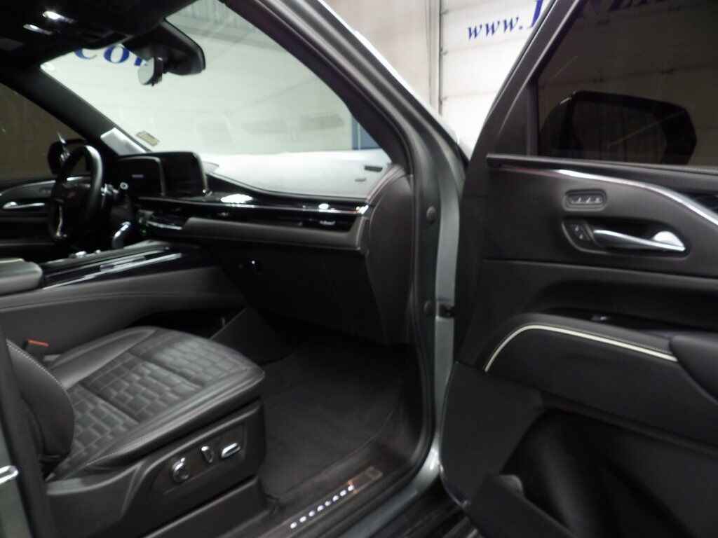 2023 Cadillac Escalade V-Series AWD 7 Passenger Fond du Lac WI