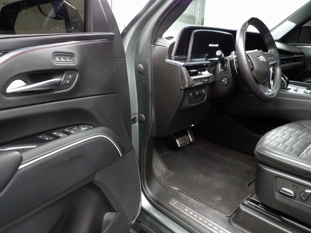 2023 Cadillac Escalade V-Series AWD 7 Passenger Fond du Lac WI