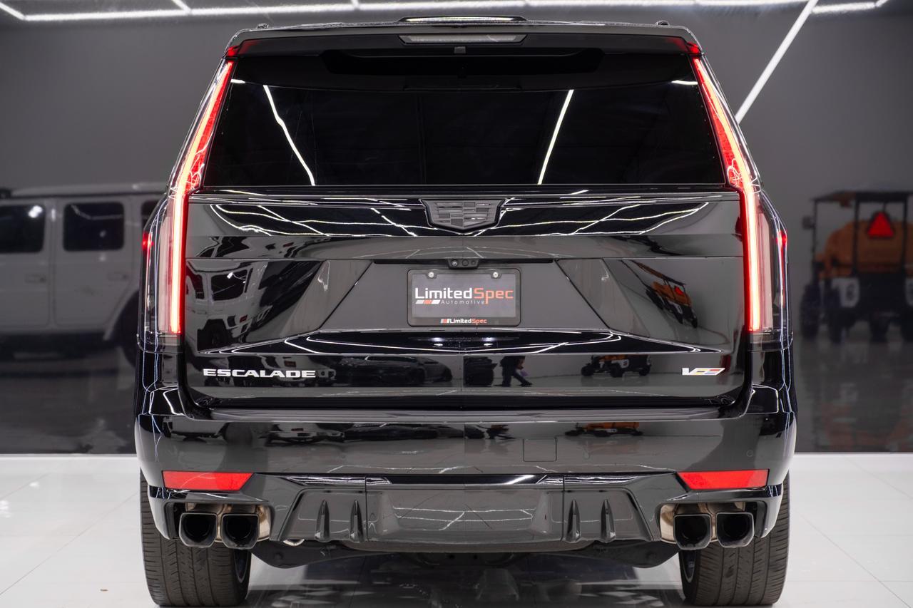 2023 Cadillac Escalade V-Series photo 3