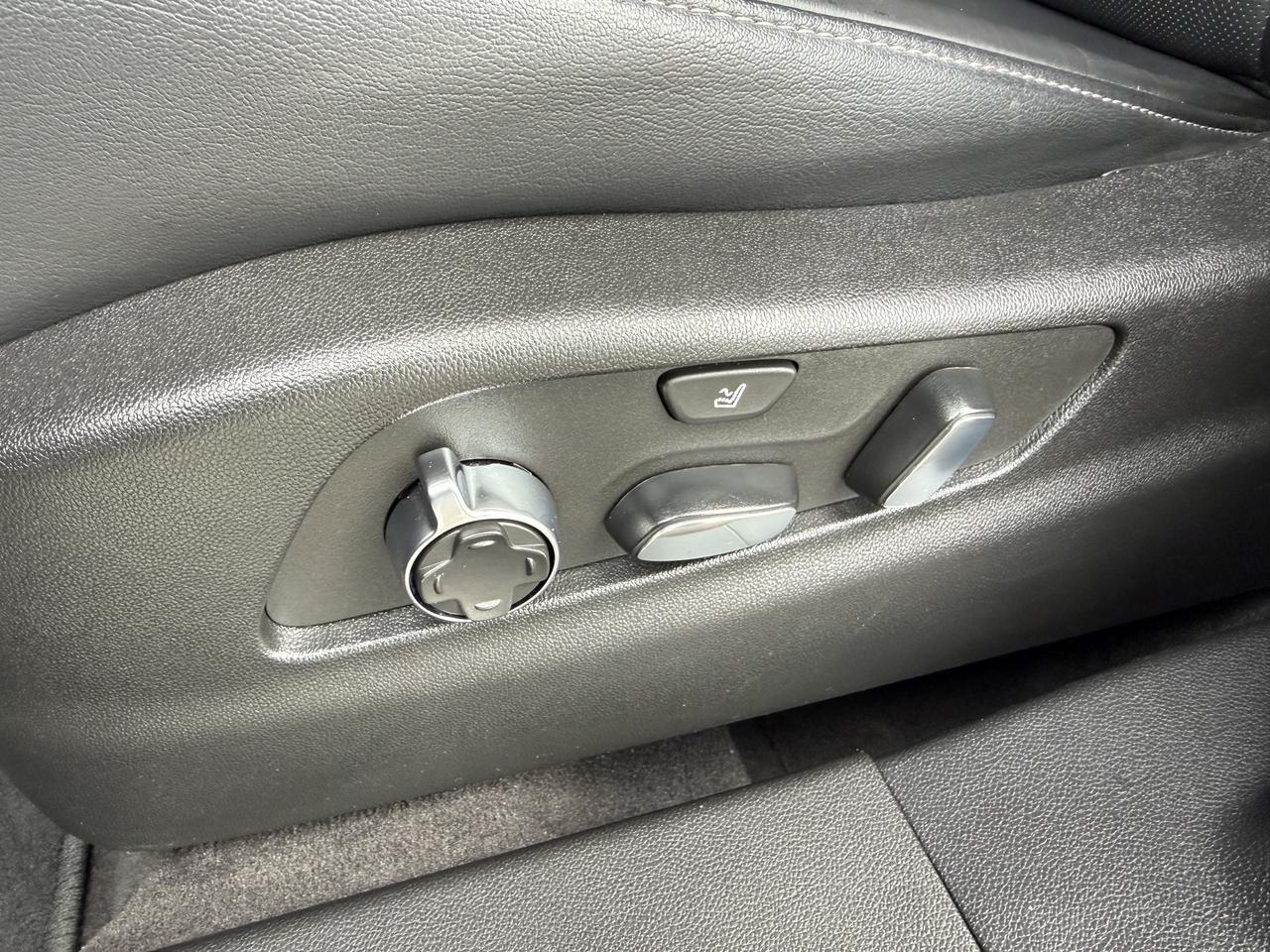 2023 Cadillac XT4 AWD Premium Luxury Knoxville TN