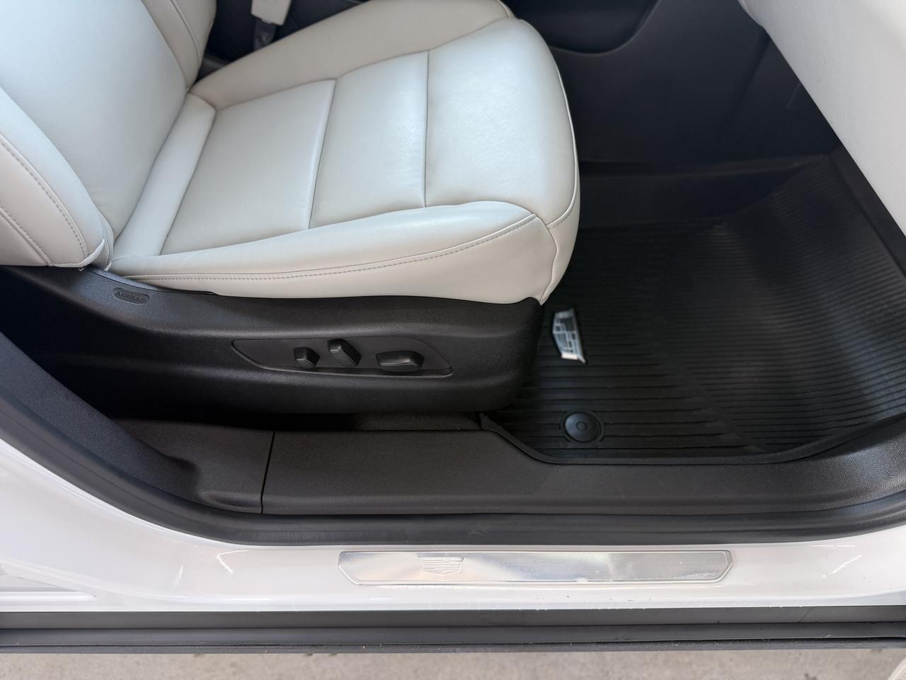 2023 Cadillac XT4 AWD Premium Luxury Knoxville TN
