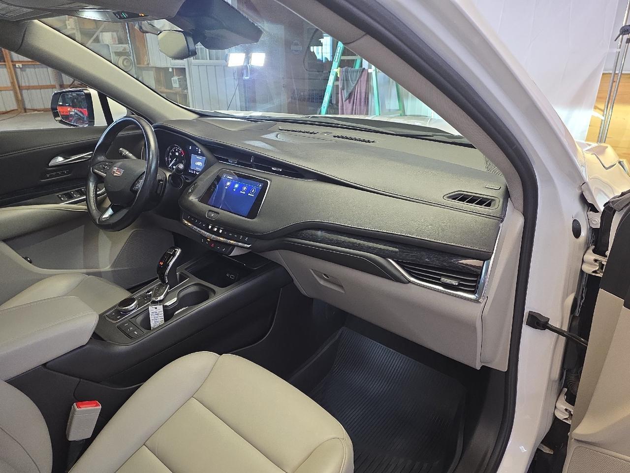 2023 Cadillac XT4 AWD Premium Luxury Sand Lake NY