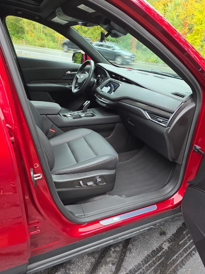2023 Cadillac XT4 AWD Sport Sand Lake NY