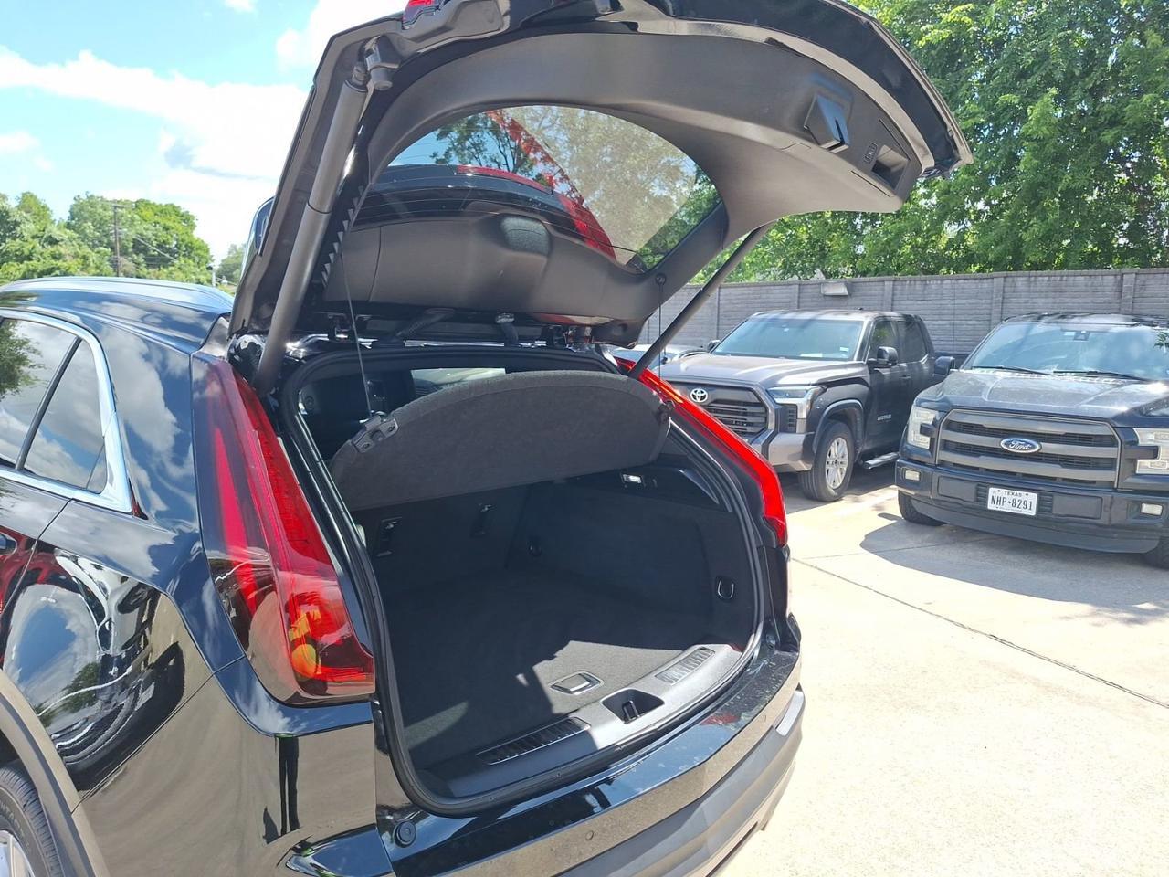 2023 Cadillac XT4 FWD Premium Luxury Hurst TX