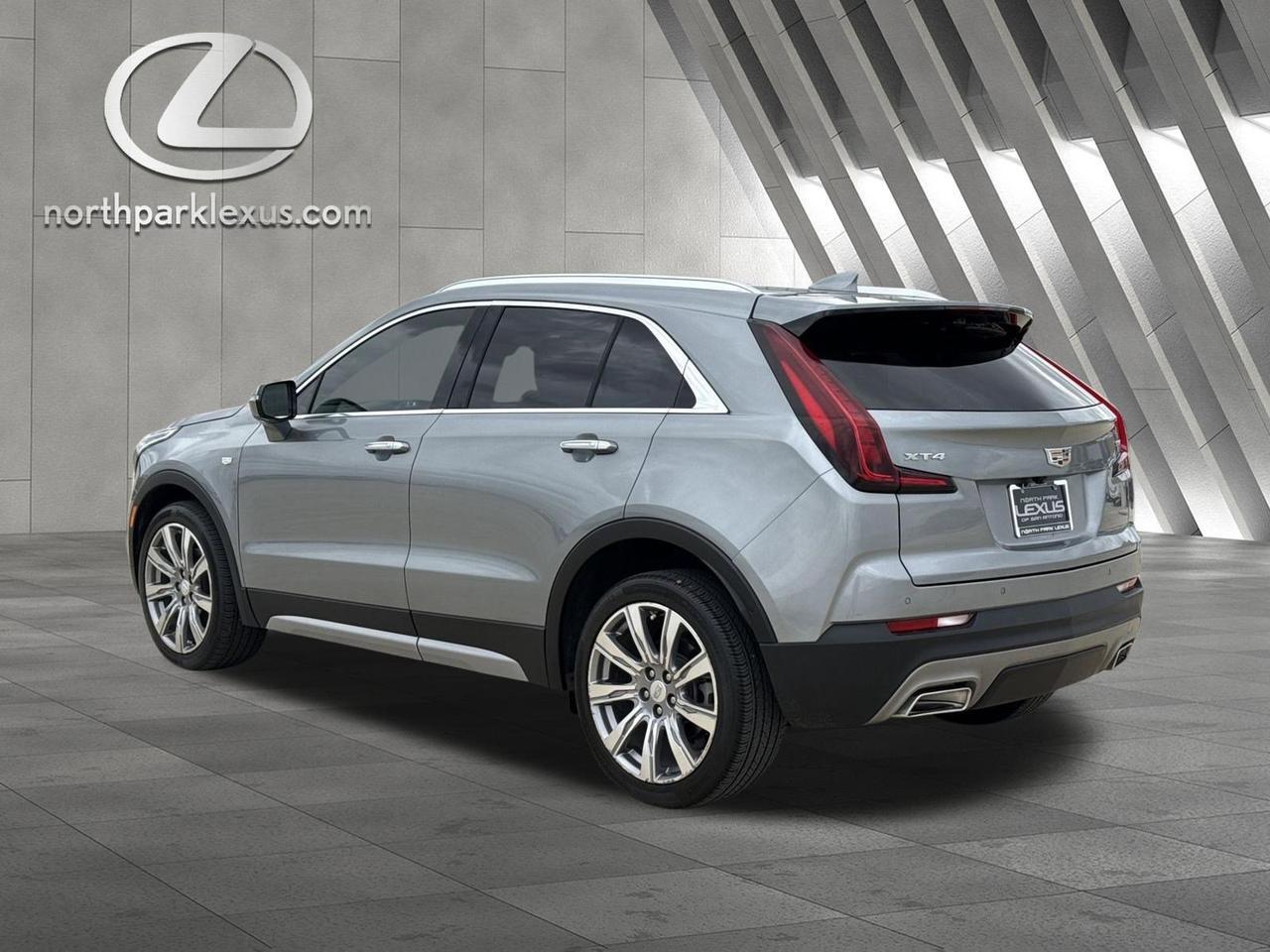 2023 Cadillac XT4 FWD Premium Luxury