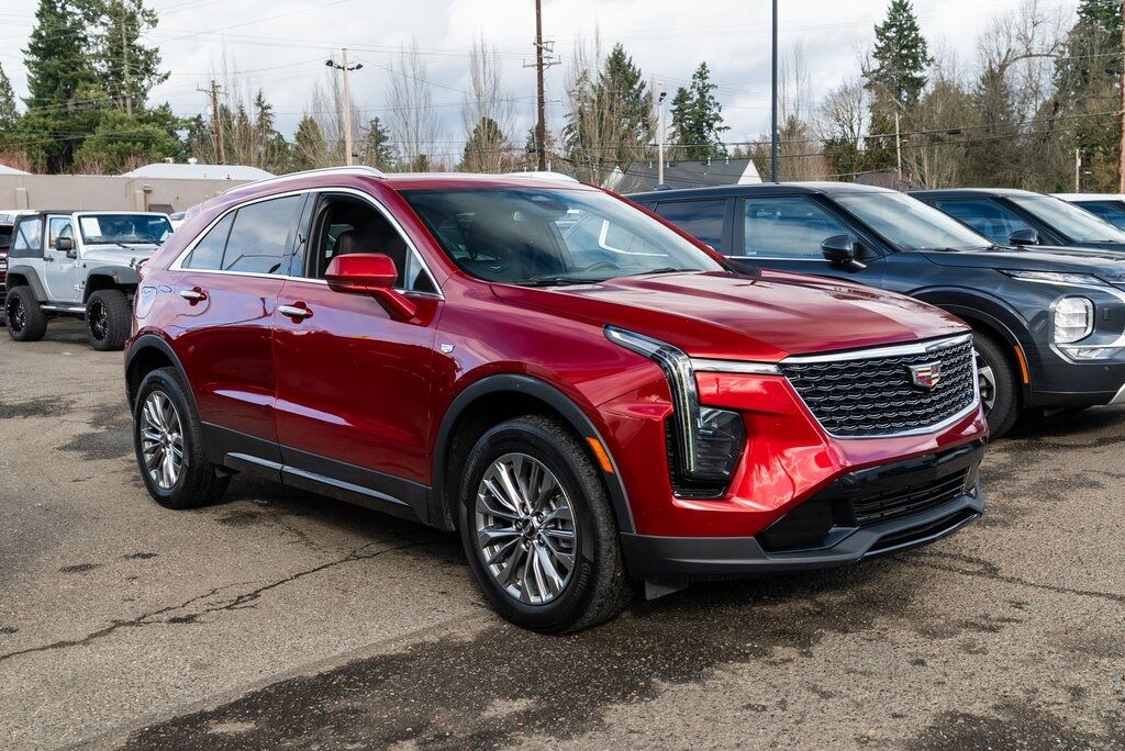 2023 Cadillac XT4 Premium Luxury