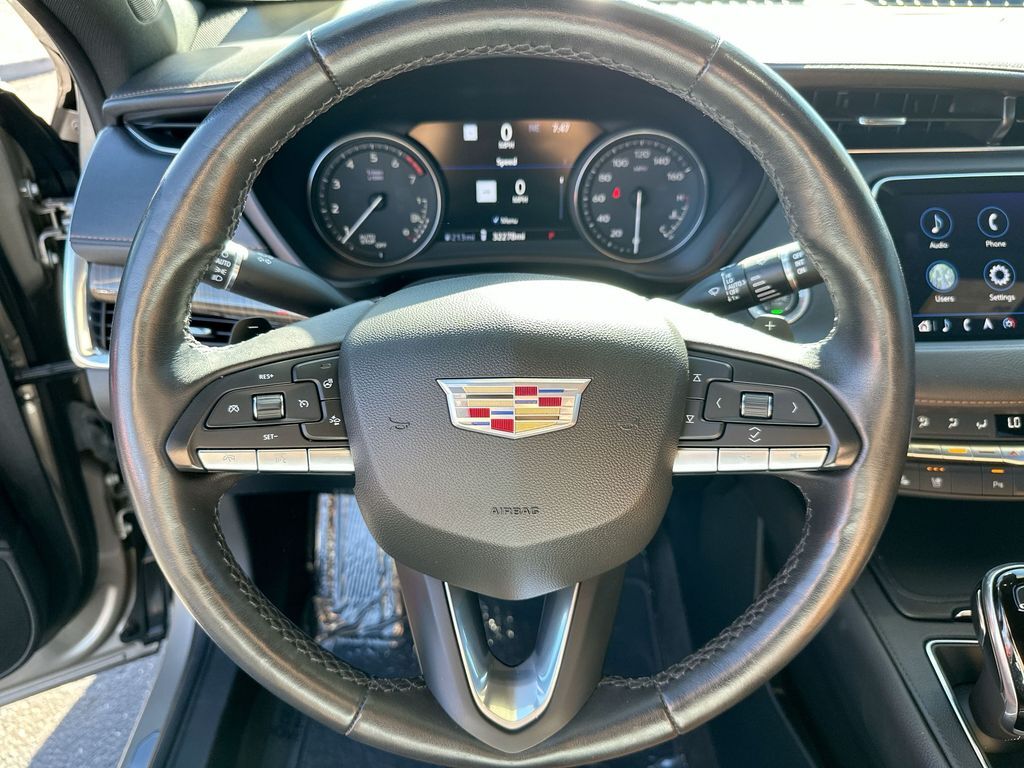 2023 Cadillac XT4 Premium Luxury