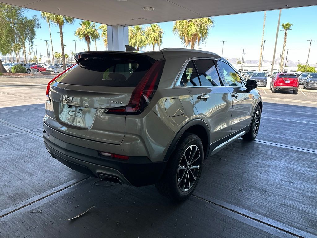 2023 Cadillac XT4 Premium Luxury