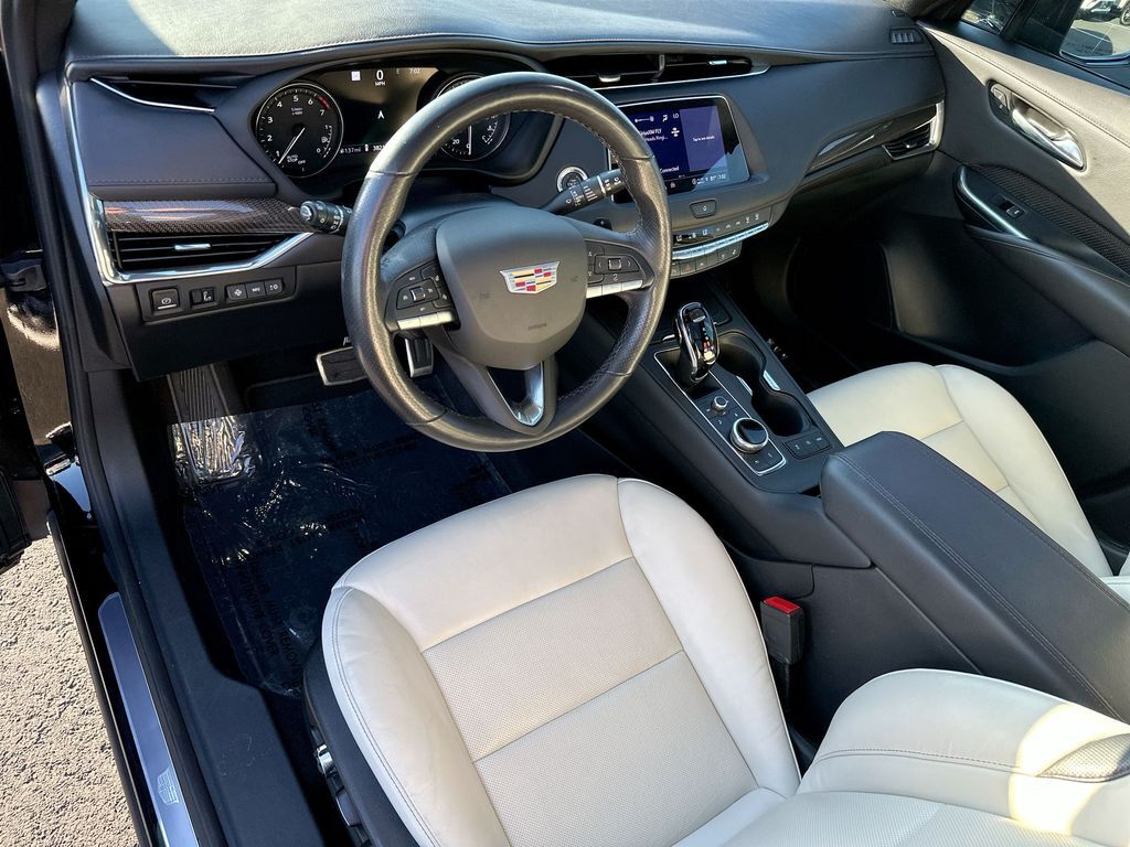 2023 Cadillac XT4 Sport
