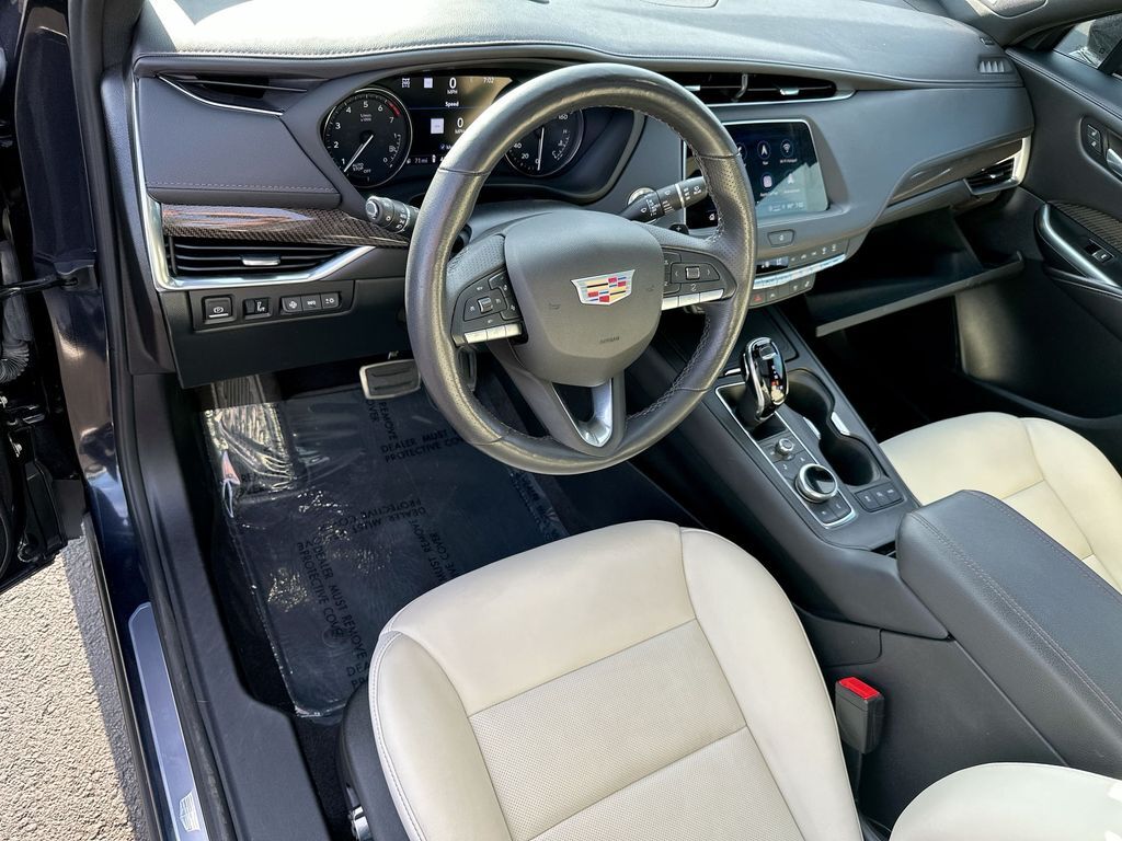 2023 Cadillac XT4 Sport