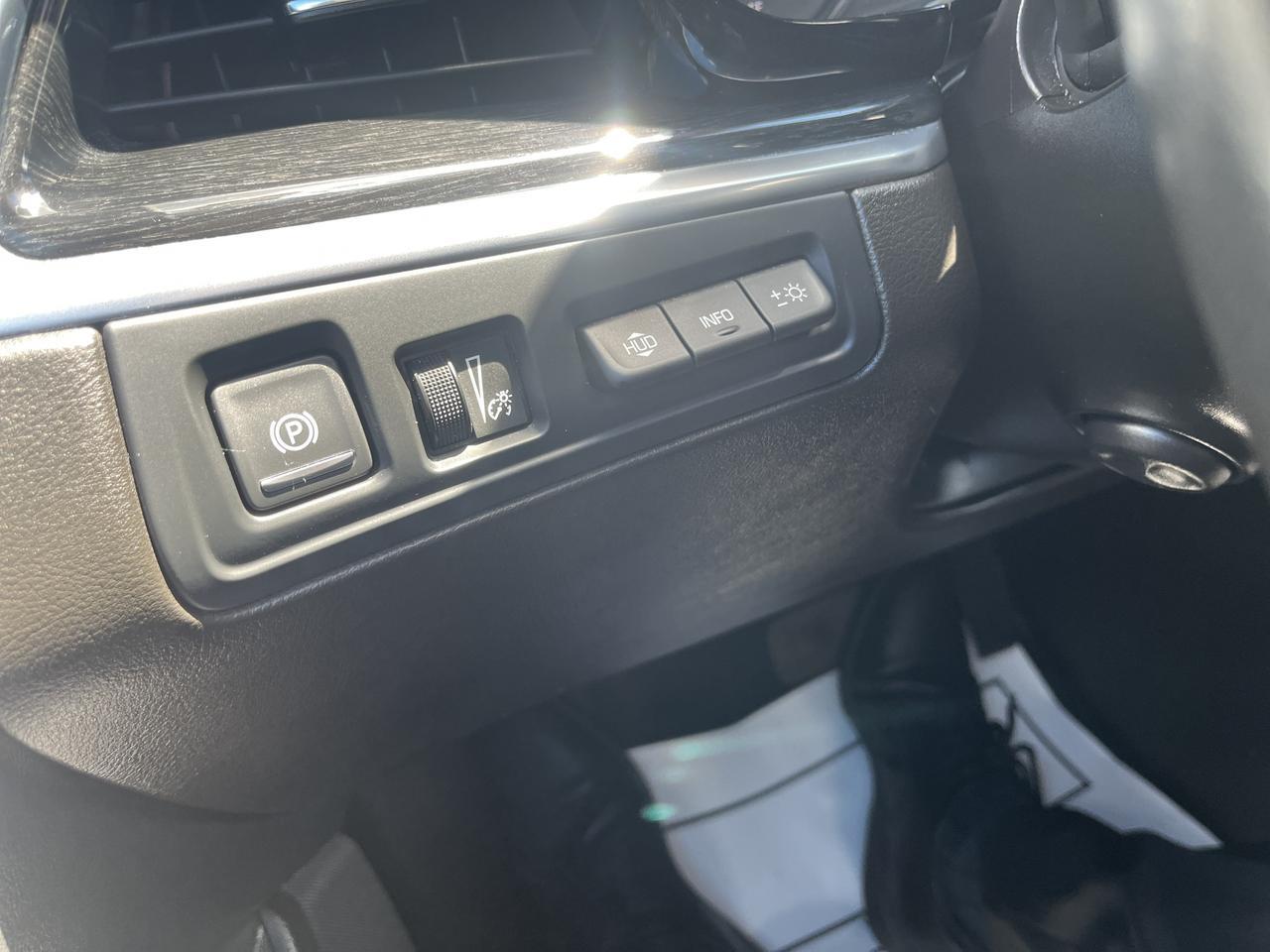 2023 Cadillac XT5 Premium Luxury AWD 3.6L TechnologyPkg w/Sunroof Nav RrCamMirror HD-SrrndVsn Saukville WI