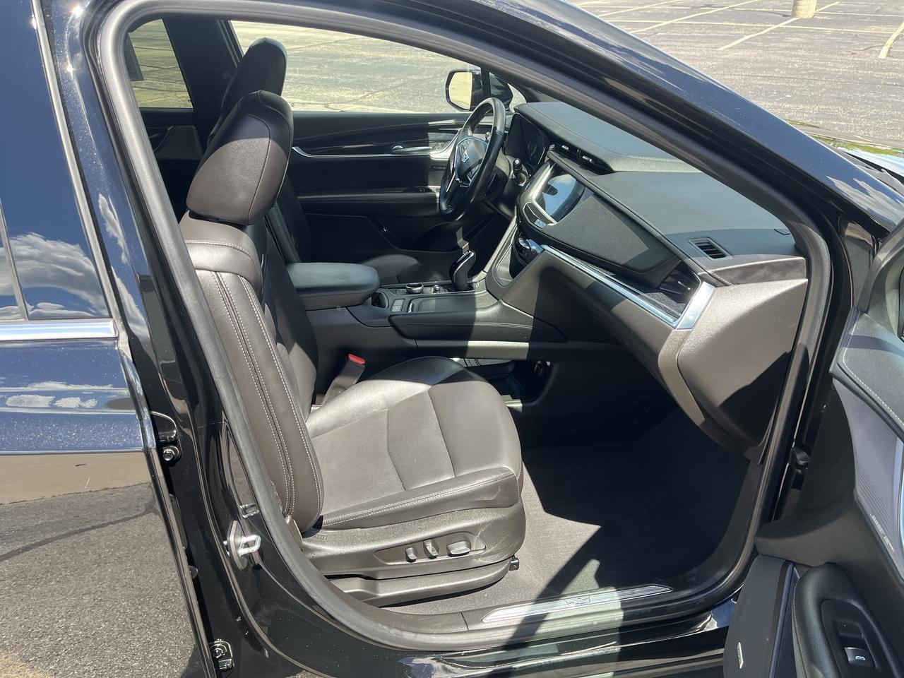 2023 Cadillac XT5 Premium Luxury AWD 3.6L TechnologyPkg w/Sunroof Nav RrCamMirror HD-SrrndVsn Saukville WI