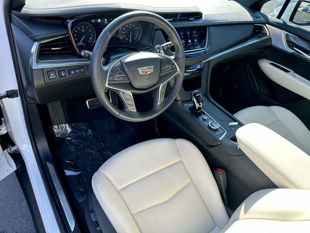 2023 Cadillac XT5 Sport