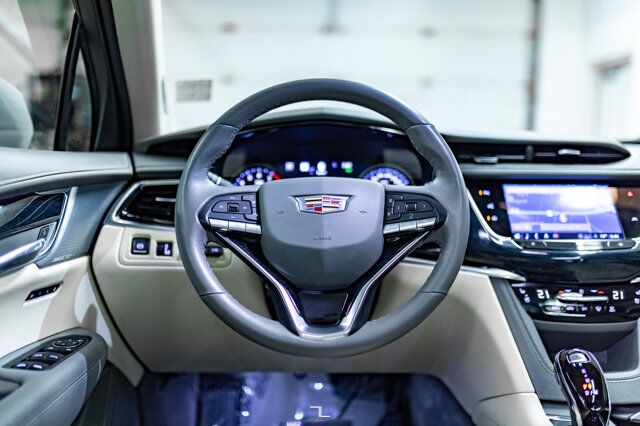 2023 Cadillac XT6 AWD Premium Luxury Leather Roof Nav BCam Red Deer AB