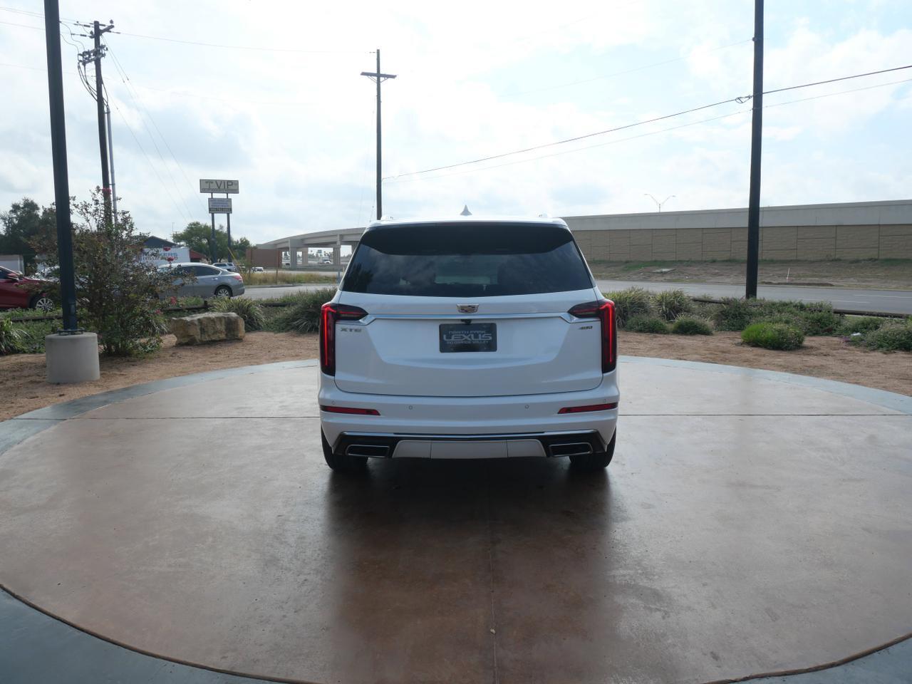 2023 Cadillac XT6 FWD Premium Luxury