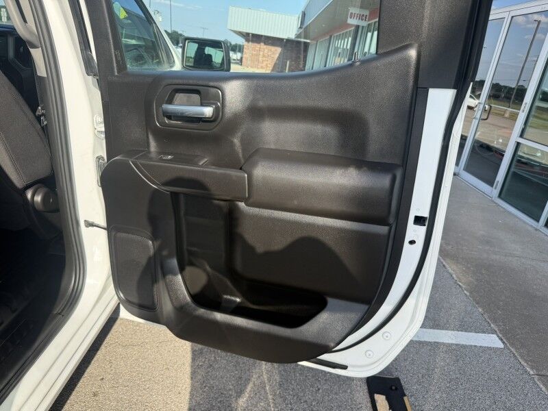 2023 Chevrolet 1500 4x4 5.3L V8 10k mi's! Work Truck Collinsville OK