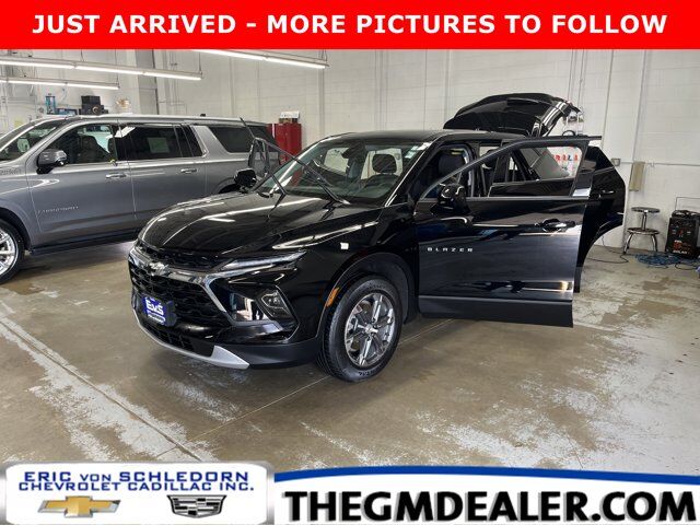 2023 Chevrolet Blazer 2LT AWD 2.0T DriverConfidencePkg w/TraileringPkg 8-WayPowerDrvrSeat HD-RearCamera Milwaukee WI