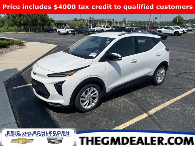 2023 Chevrolet Bolt EUV Price includes $4000 tax credit to qualified customers LT w/DC-FastCharging Milwaukee WI