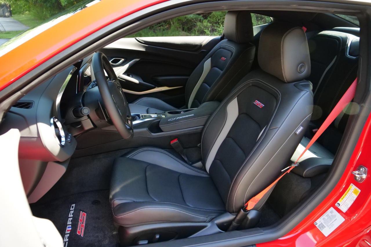 2023 Chevrolet Camaro 2SS / Manual / 6.2L V8 / Performance Exhaust! Lincolnton NC