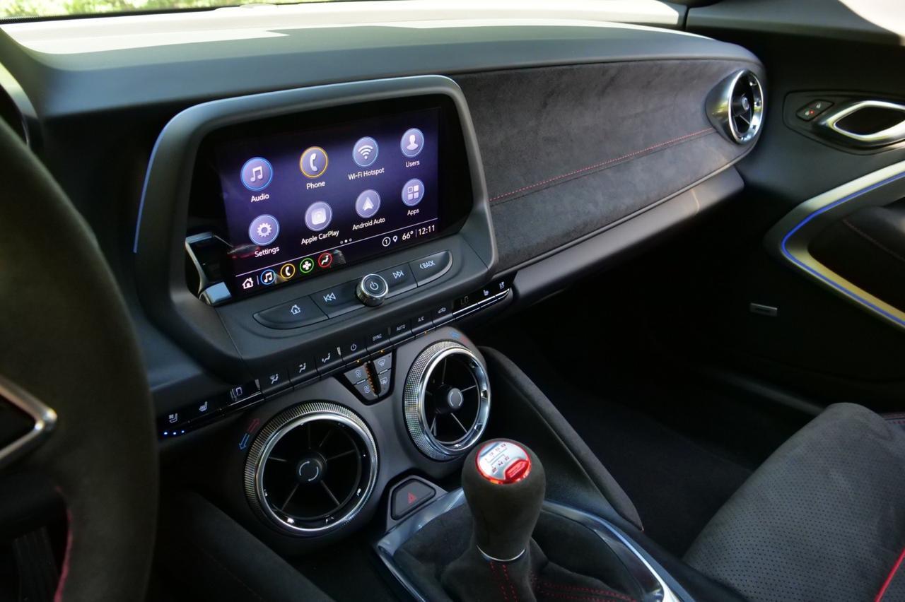 2023 Chevrolet Camaro ZL1 / Manual / Supercharged V8 / Cooled Seats! Lincolnton NC