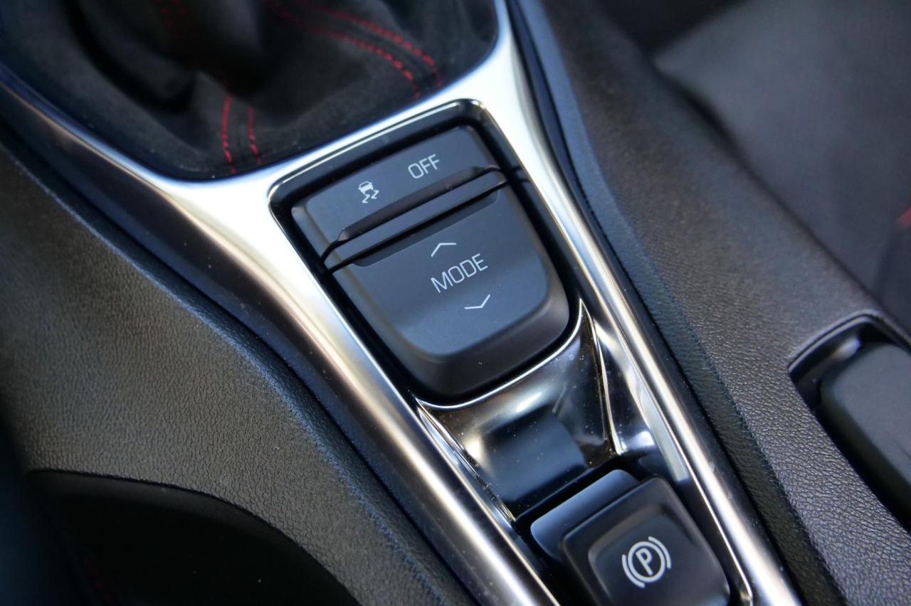 2023 Chevrolet Camaro ZL1 / Manual / Supercharged V8 / Cooled Seats! Lincolnton NC