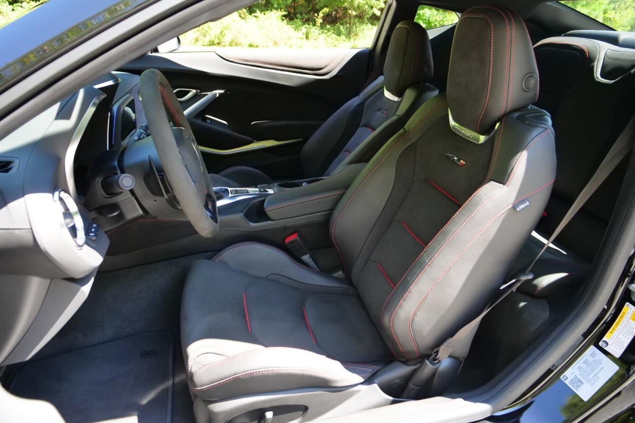 2023 Chevrolet Camaro ZL1 / Manual / Supercharged V8 / Cooled Seats! Lincolnton NC