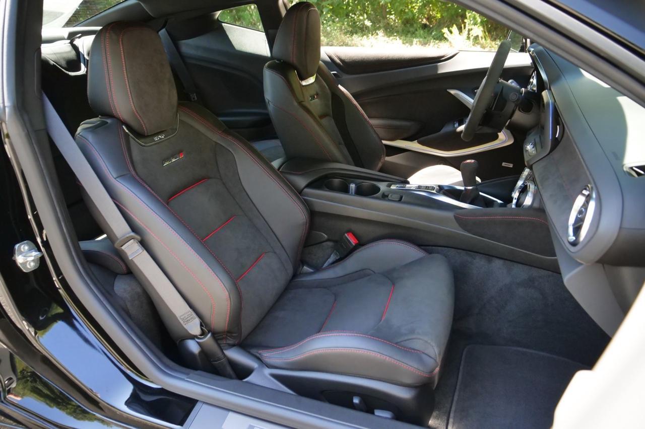 2023 Chevrolet Camaro ZL1 / Manual / Supercharged V8 / Cooled Seats! Lincolnton NC