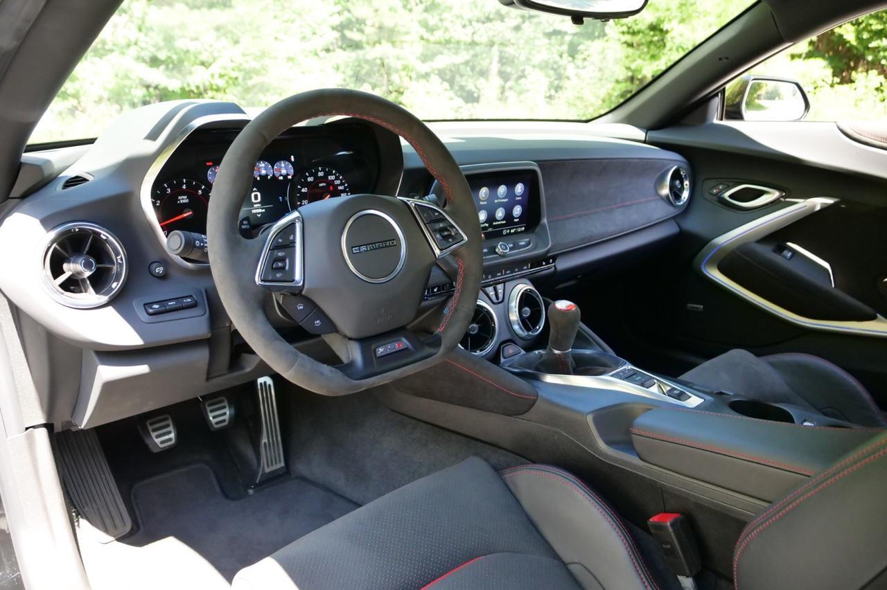 2023 Chevrolet Camaro ZL1 / Manual / Supercharged V8 / Cooled Seats! Lincolnton NC