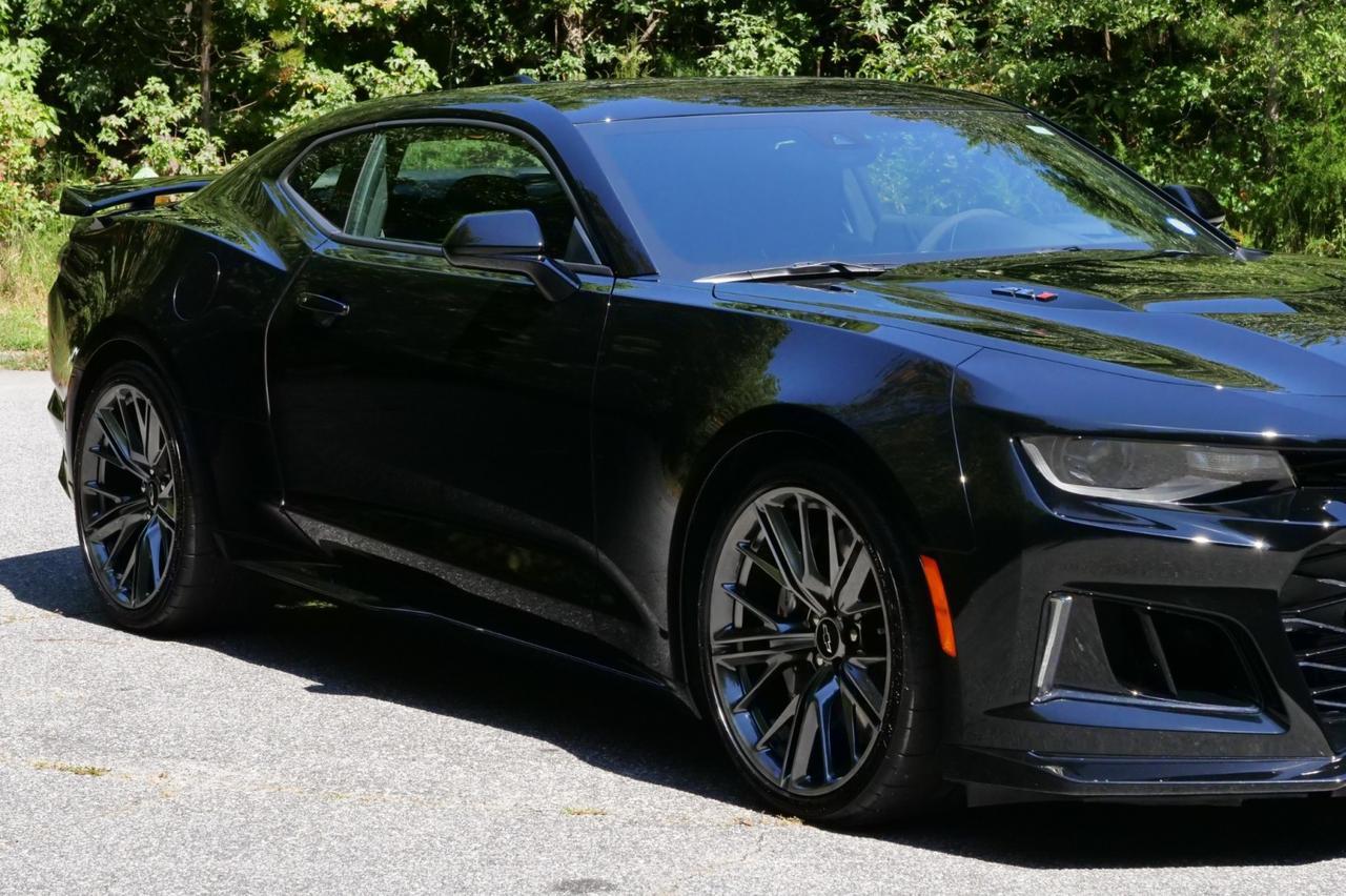 2023 Chevrolet Camaro ZL1 / Manual / Supercharged V8 / Cooled Seats! Lincolnton NC